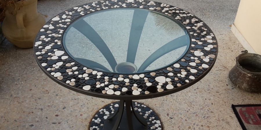 foto tavolino in mosaico